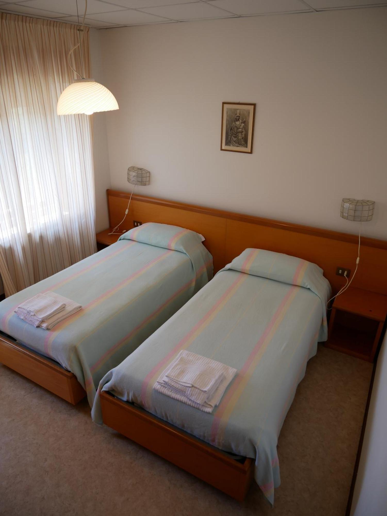 Hotel Casa Del Pellegrino - Castelmonte Extérieur photo