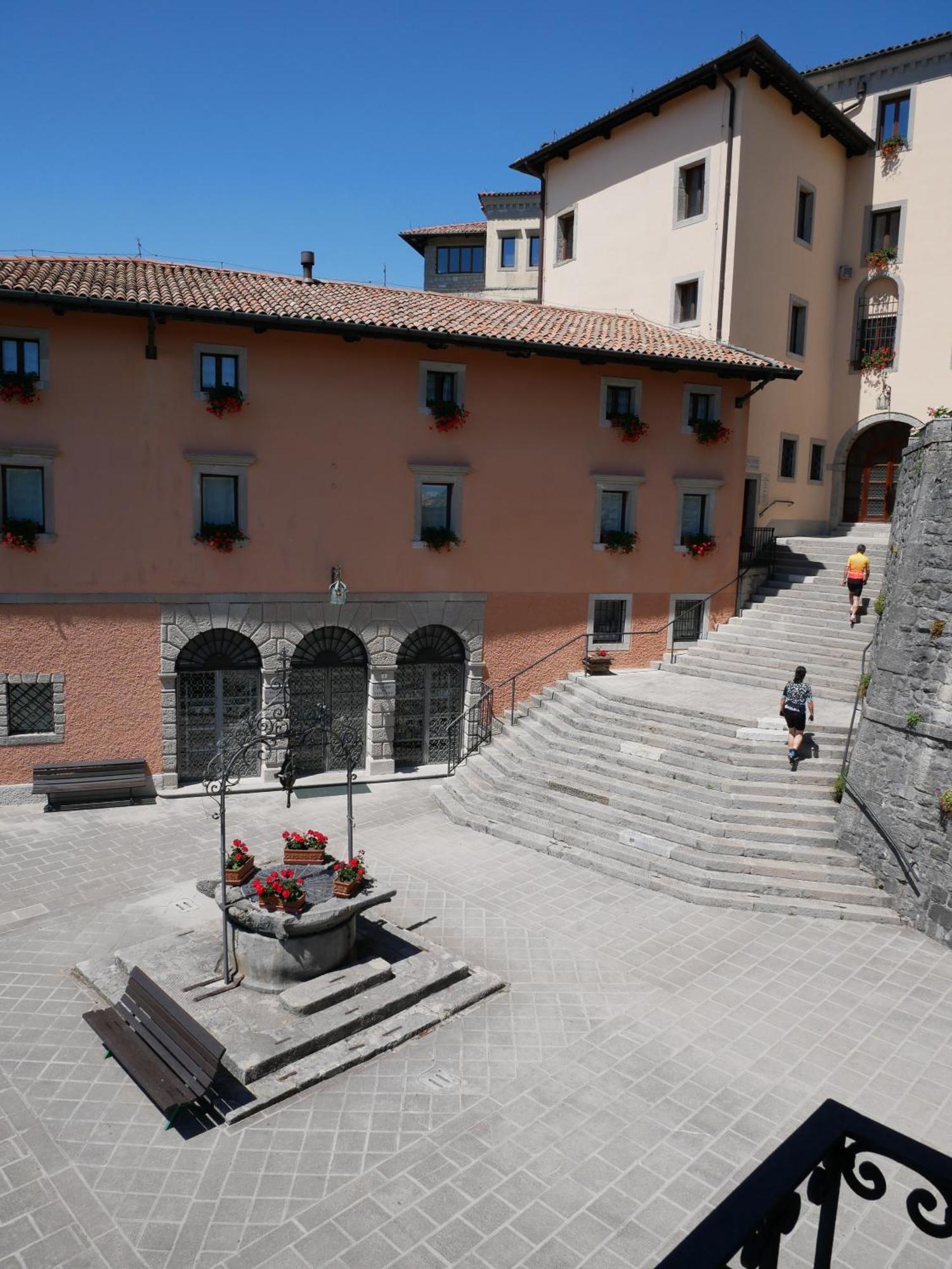 Hotel Casa Del Pellegrino - Castelmonte Extérieur photo